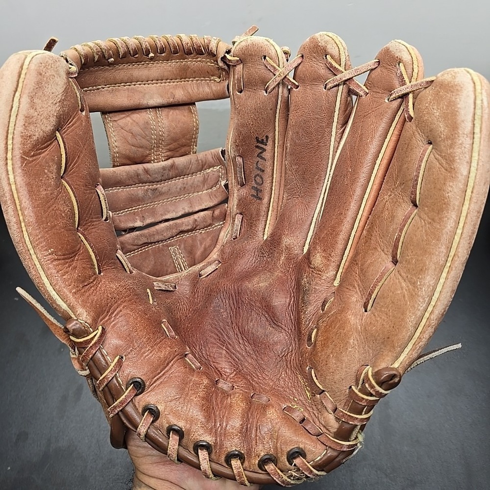 Wilson The A8000 XXL RHT Baseball Softball Glove